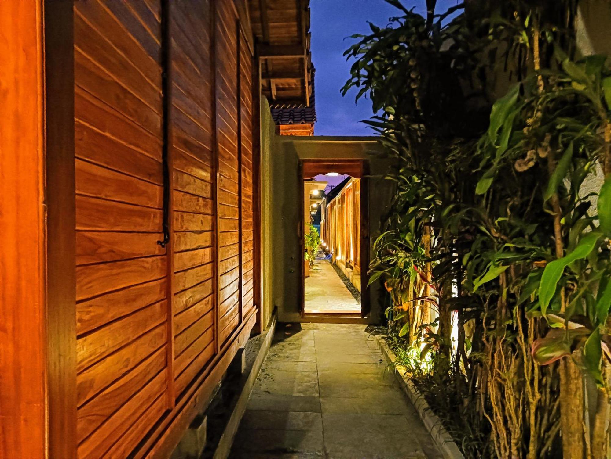 Ngesil Private Joglo & Pool Affittacamere *